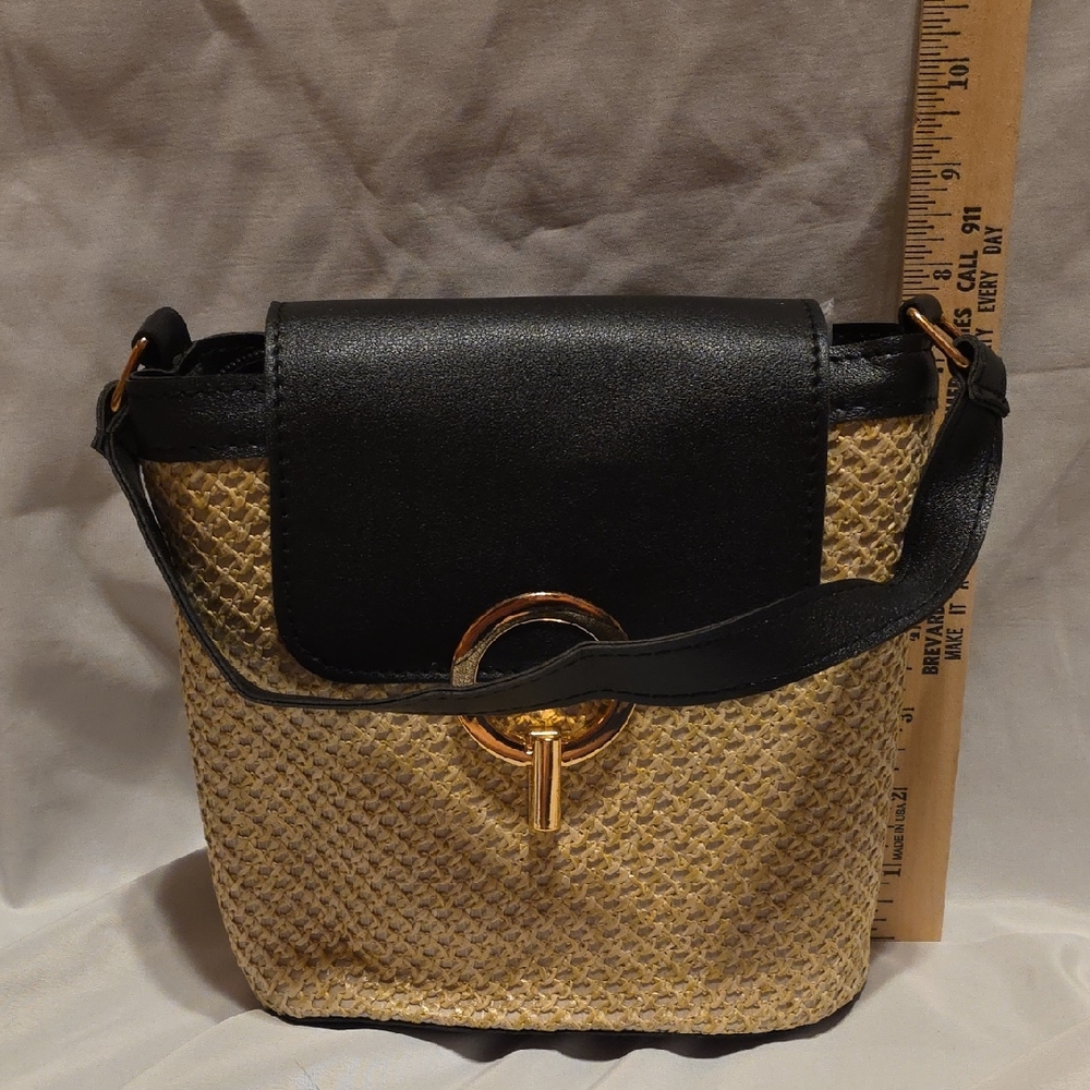 Elegant Black and Gold Women's Bag